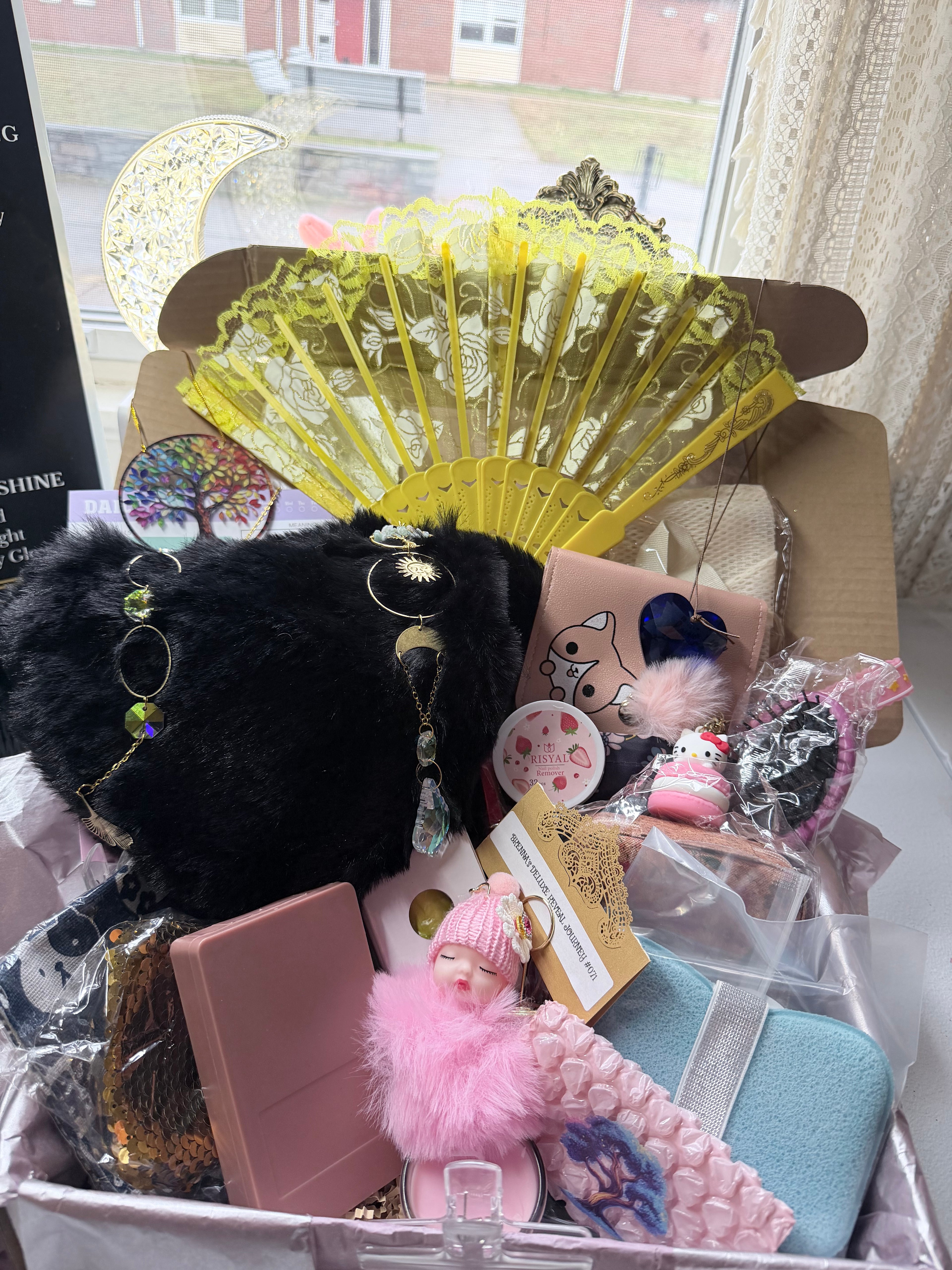 Love & Light Mystery Scoop